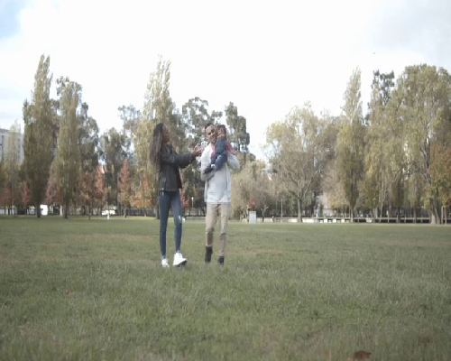 情报部门掌握准确情报，伊特种部队果断出击，摧毁军火走私通道